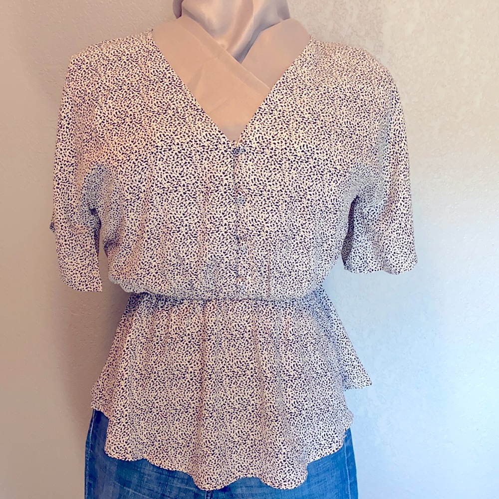 Sienna Sky Peplum Top Size Large